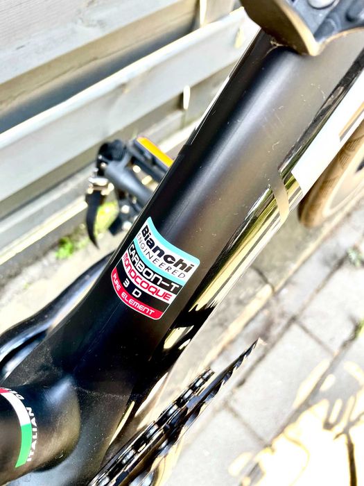 rower Bianchi Infinito Carbon – Campagnolo Athena 11s