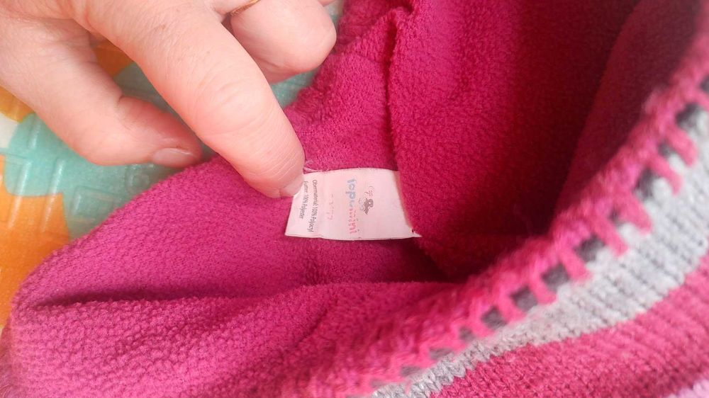 Зимові шапки (3 шт) на 4-8 років для дівчинки