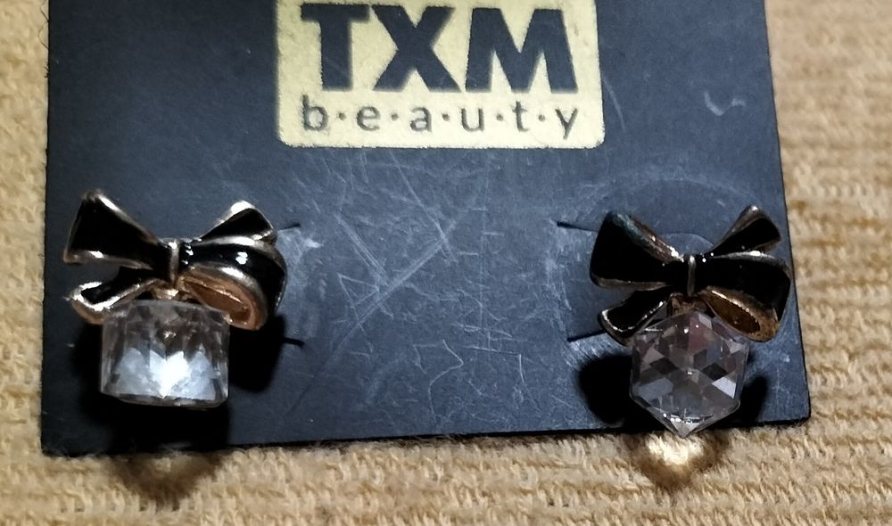 Kolczyki w kol.złotym z kryształkiem