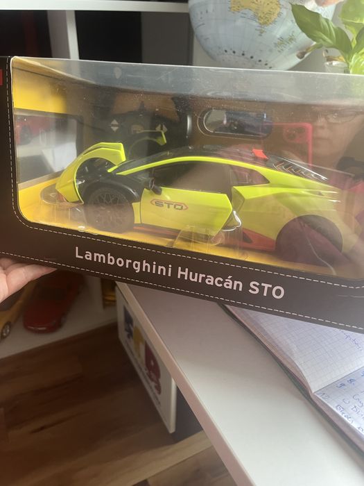 Rastar Lamborghini Huracan STO skala 1:14