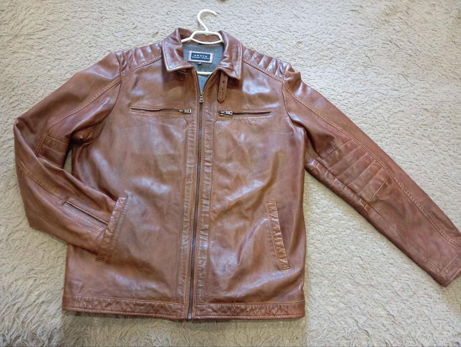 Чоловіча шкіряна куртка