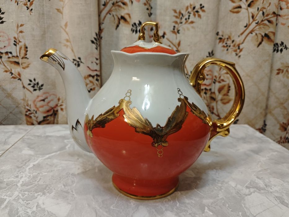 Чайник Бутон продам.