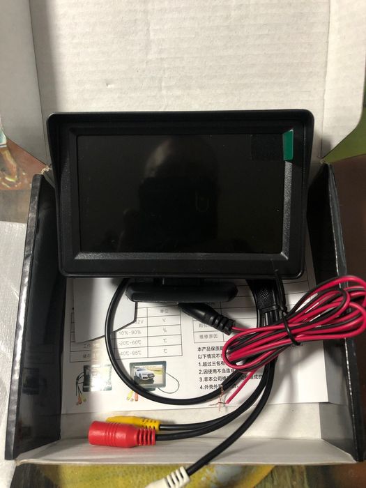 Monitor 4,3 cala  z zasilanie 12V i dwoma liniami AV na Chinch