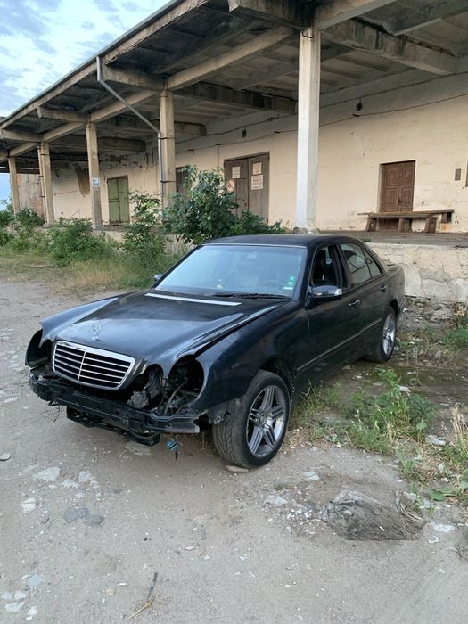 Mercedes W210 E320 2001г ом613