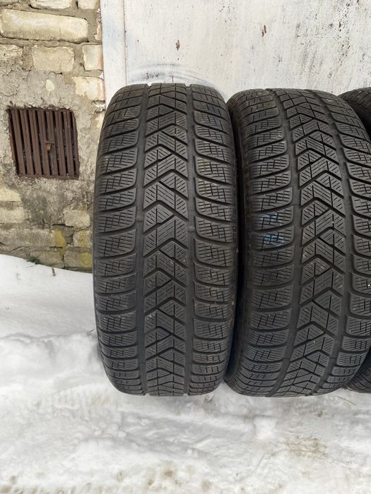 Шини зимові  2-4шт R18 Pirelli Scorpion 235/55/18 ідеальні !