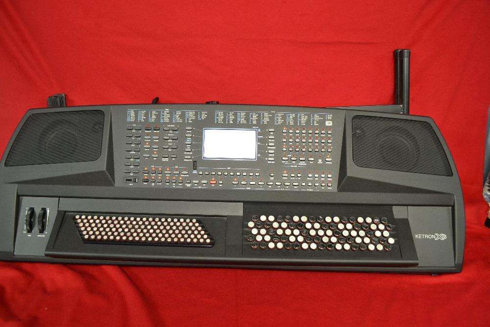 Ketron X8 Em Muito Bom Estado