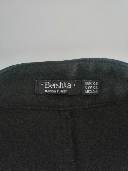 Saia preta XS Bershka