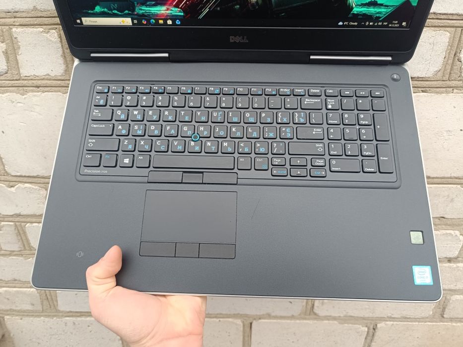 8гб відеокарта 17.3", Ігровий ноутбук DELL (i7 6820HQ/16/1000/P4000)