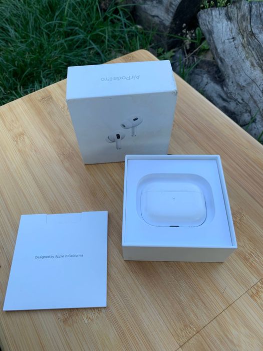 Кейс Apple AirPods Pro 2 with MagSafe Charging Case Lightning (MQD83)