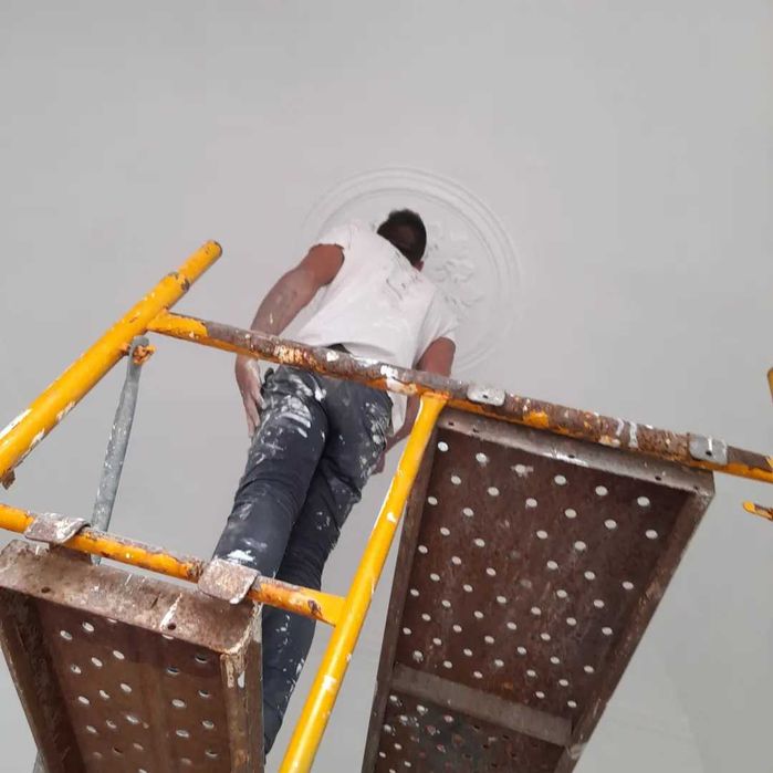 Pinturas e remodelações e pequenos serviços.. instalações entre outros