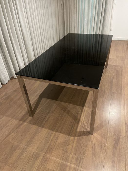 Mesa de jantar com pe de inox