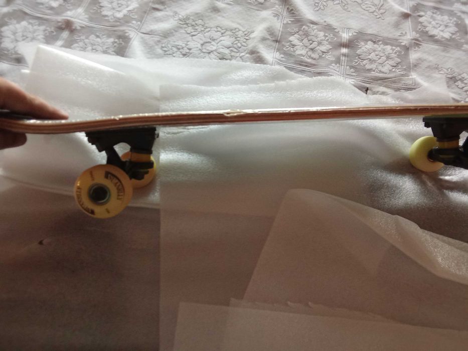 Skate novo sem extriar (será o comprador a extriar)