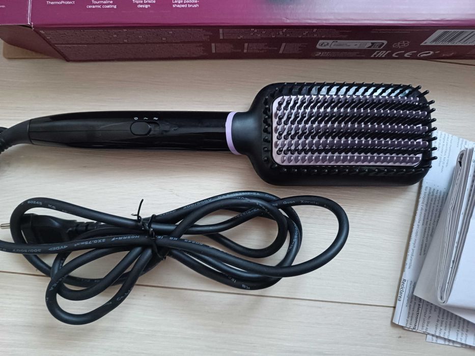 Szczotka prostująca Philips Stylecare Essential BHH880/00 jonizująca
