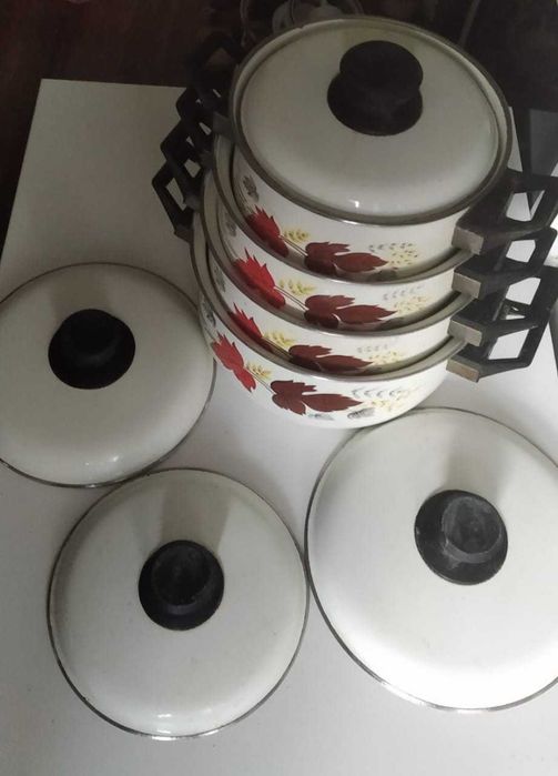 Набір 4 емальовані каструлі - 1,5л, 2л, 3л та 4л