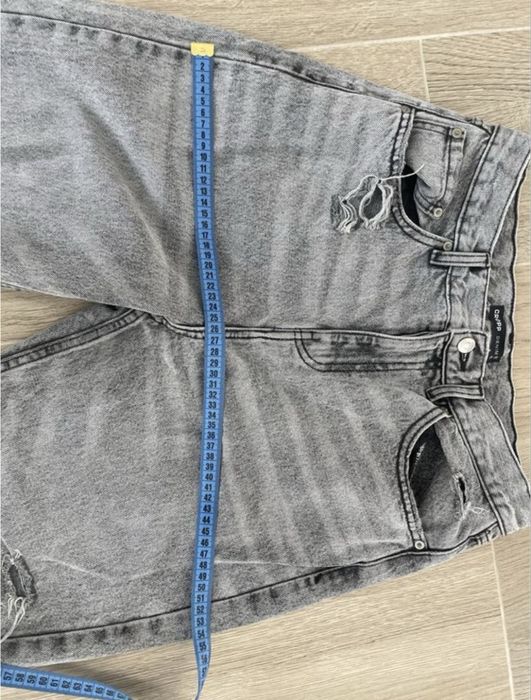 Сірі джинси прямі