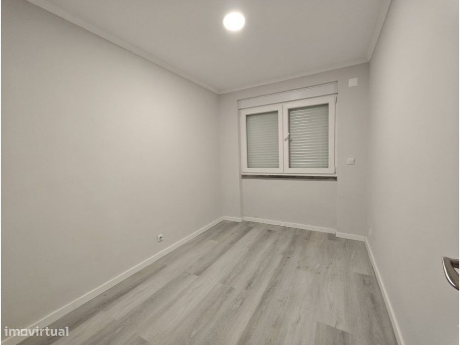 Oportunidade em Benfica! Apartamento T2 Remodelado pronto a habitar...