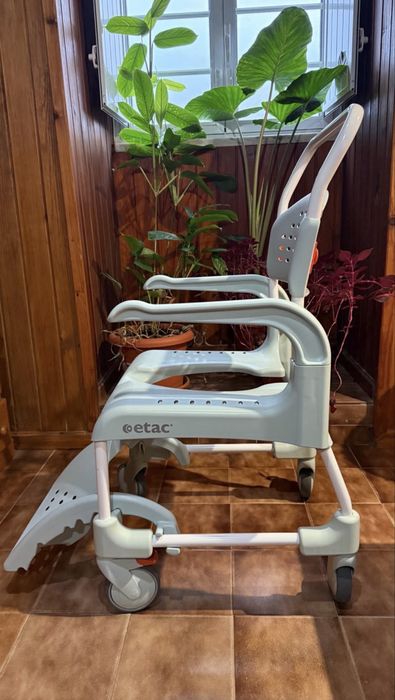 Cadeira de Duche ETAC Sueca – Suporta até 160 kg – Como Nova