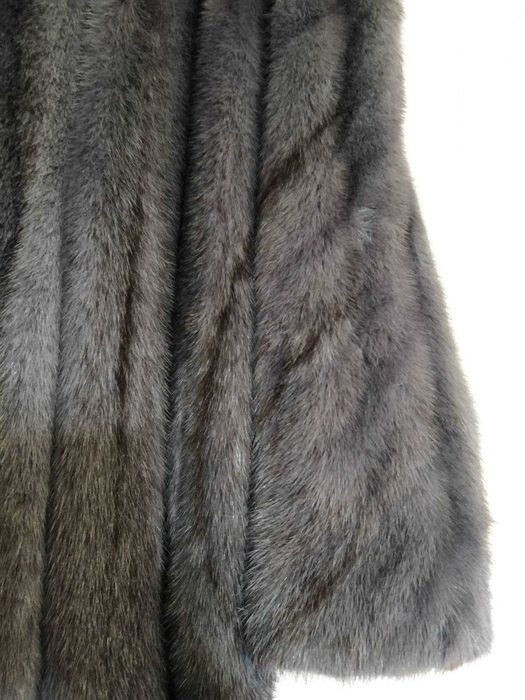 Продам норковую шубу р-р 52-54, за 1/2 реальной цены.