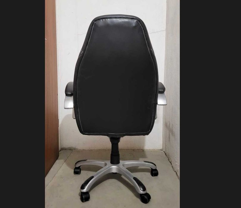 Cadeira Escritório Giratória | Funcional | Com Desgaste | Ajustável