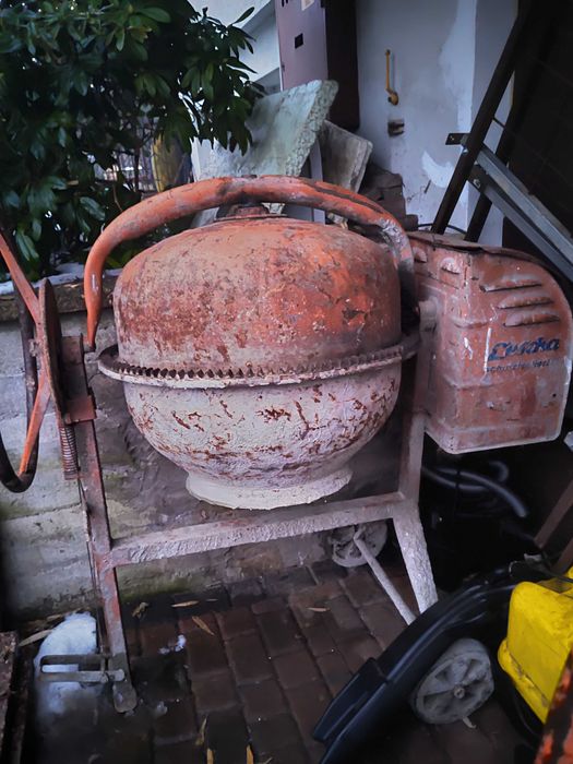 Betoniarka bez silnika 140l