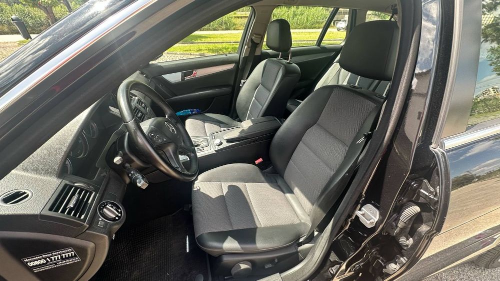 Mercedes-Benz C220