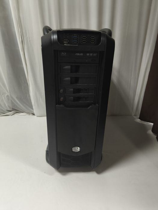 Computador cooler master cosmos 2