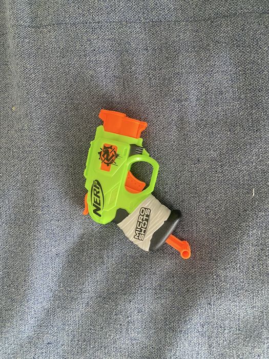 Nerf Z zombie pequena
