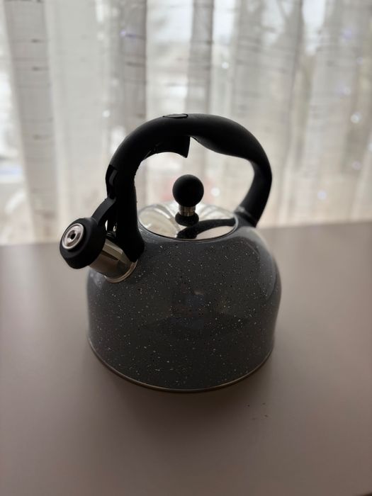 Чайник кухонний  сірий