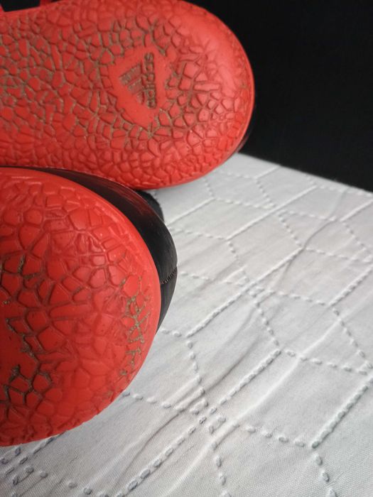 Halówki piłkarskie Adidas z tzw. skarpetą r.42 i 2/3