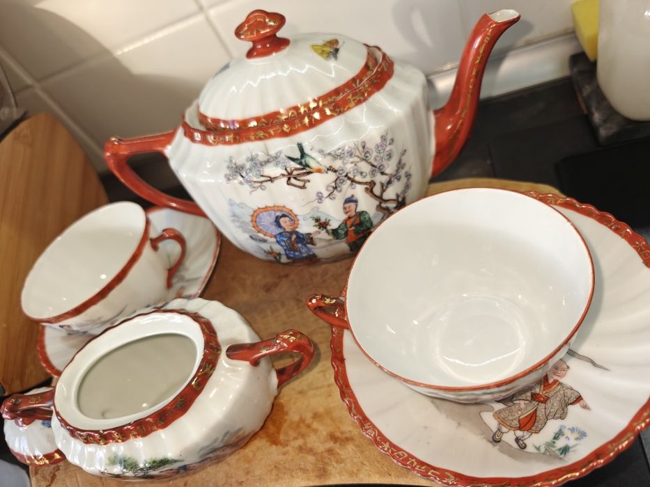 Japoński porcelanowy serwis kawowy