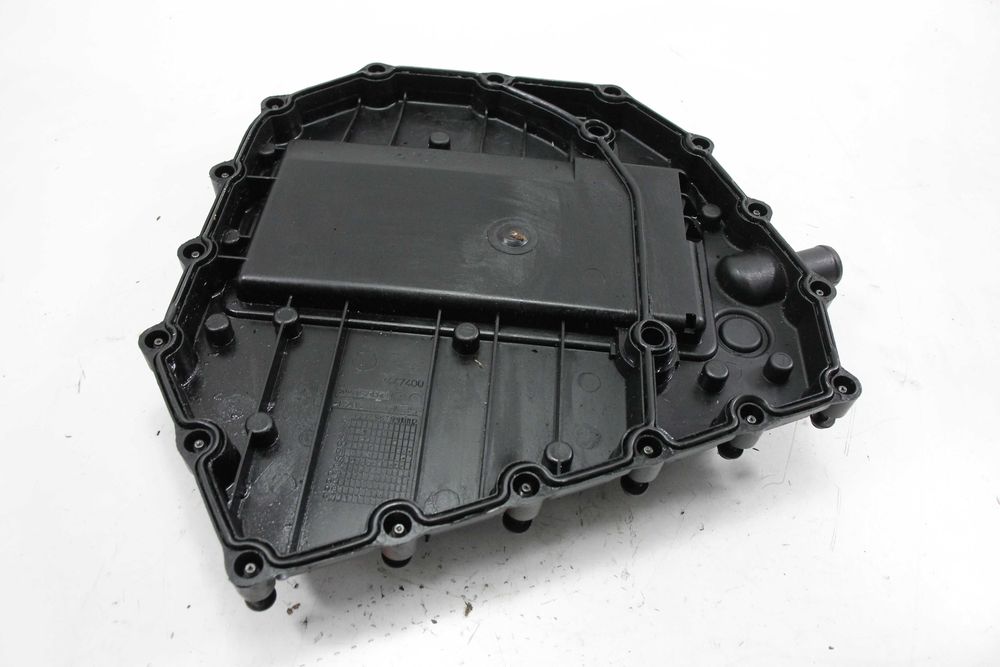 Pokrywa dekiel odma obudowa 7.8 Iveco Stralis trakker cursor 8 plastik