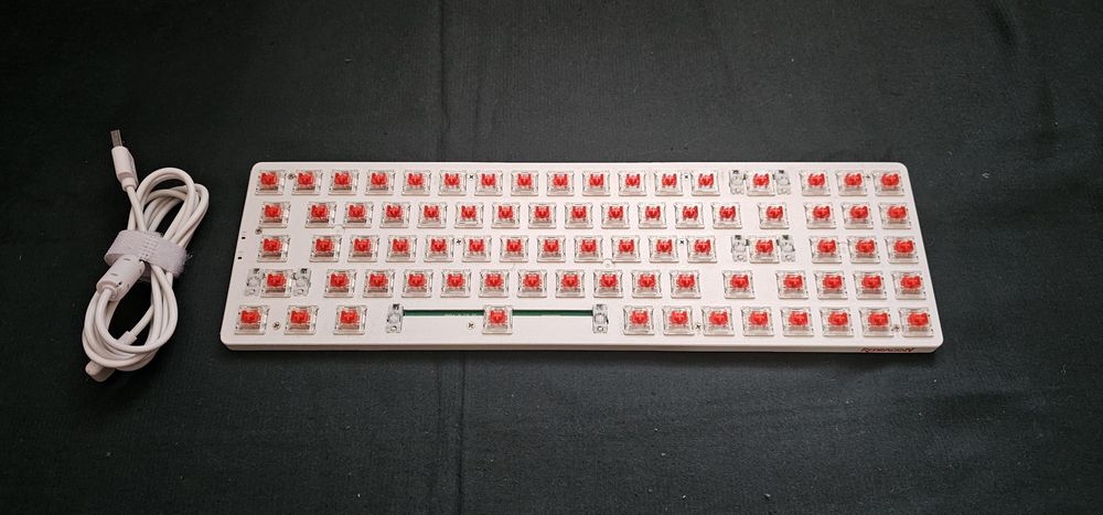 Продам топову механічну клавіатуру Redragon k608