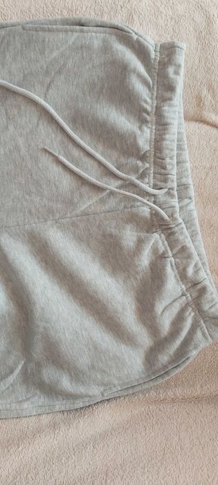 Spodnie dresowe nieużywane rozm. L