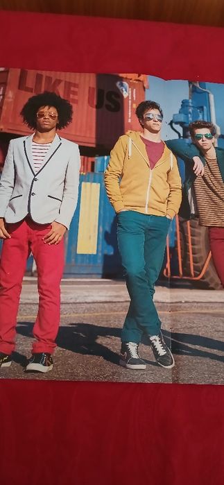 Poster Like Us, novo