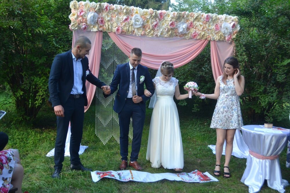 Продам весільну сукню
