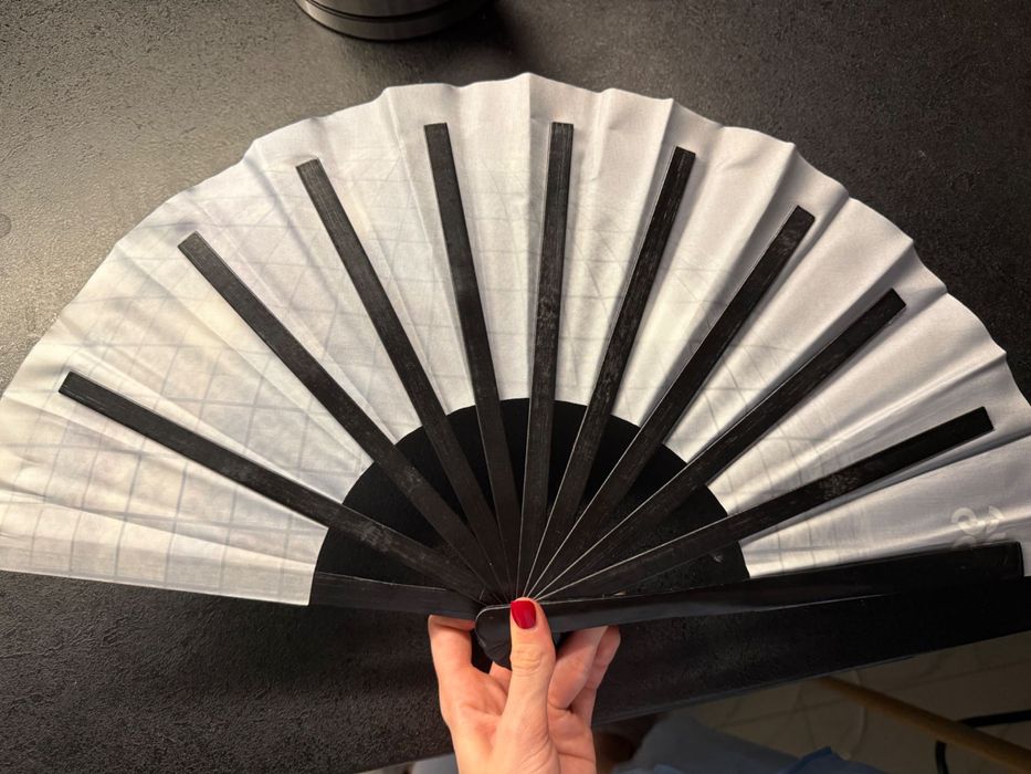 Wachlarz ręczny nowy