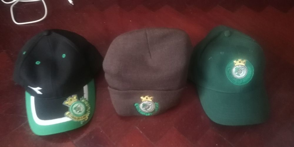 2 Bonés e um gorro do Vitoria de Setubal  Novos