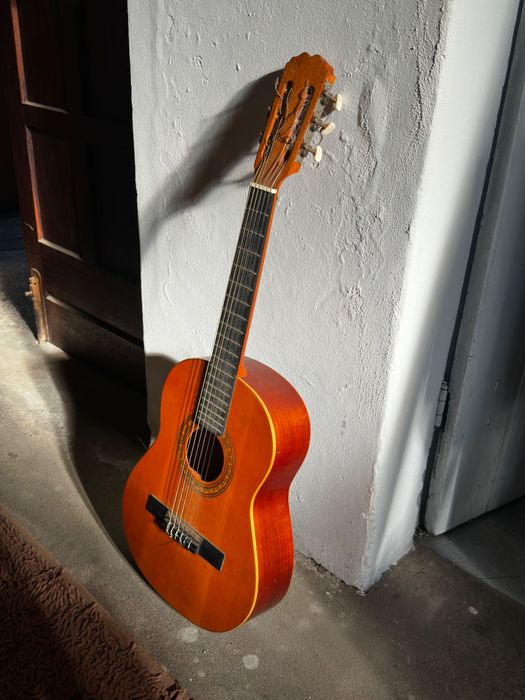 Guitarra Clássica Espanhola RITMO (Cadete) + Estojo Incluído