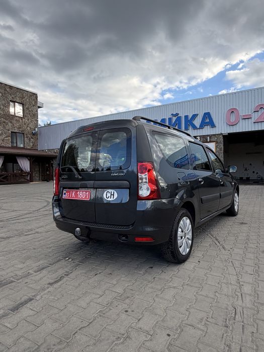 АвтомобільDACIA Logan