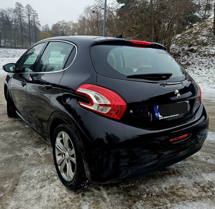 Peugeot 208 1,6b 120km  2014r