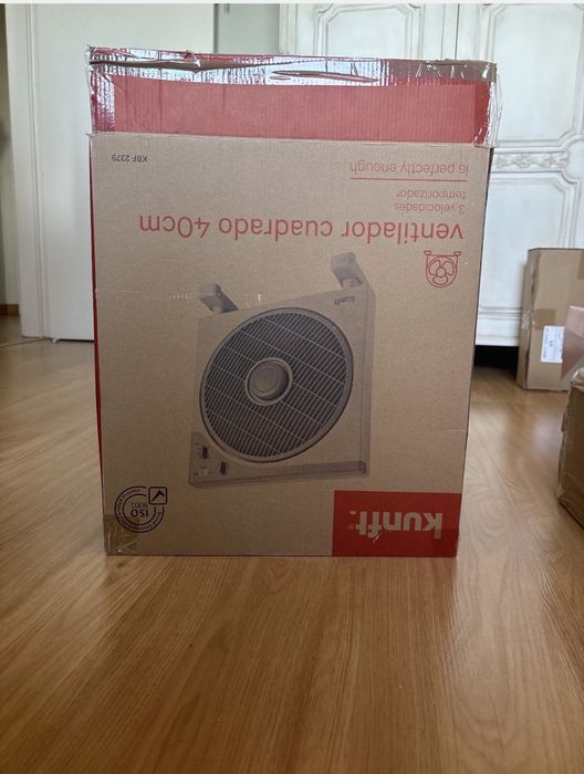 Ventoinha de Chão KUNFT KBF 2379 (3 velocidades - 40 W - Diâmetro 30 cm)