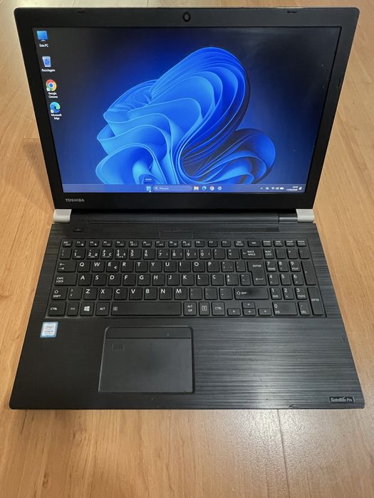 Toshiba Satellite Pro A50-E-11D