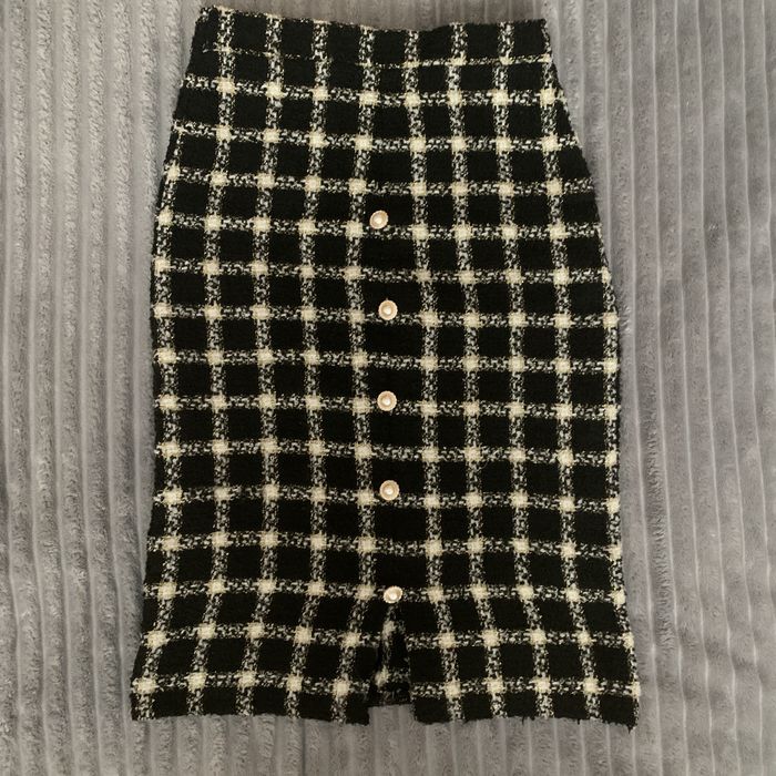 Спідниця в стилі Chanel. Виглядає шикарно!