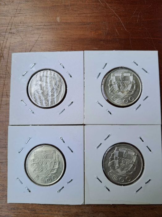 Moedas de 2$50 e 5$00 em prata