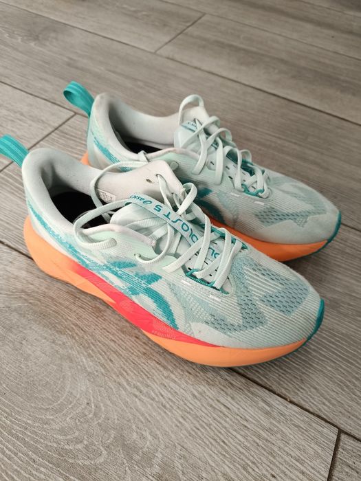 Vendo tênis ASICS novablast 5