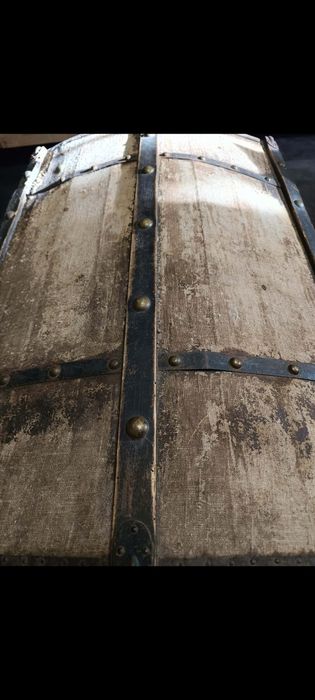 Stara skrzynia do renowacji