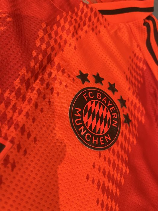 Camisola principal Bayern Munich 2024-25