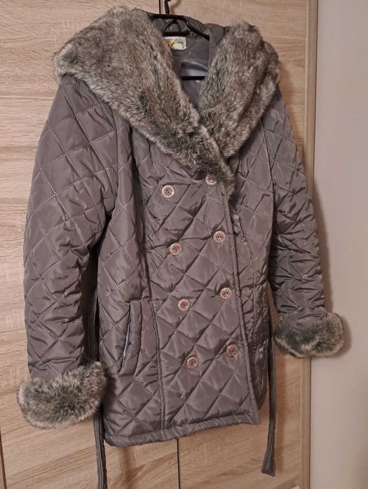 Kurtka damska zimowa z kapturem / rozmiar 44
