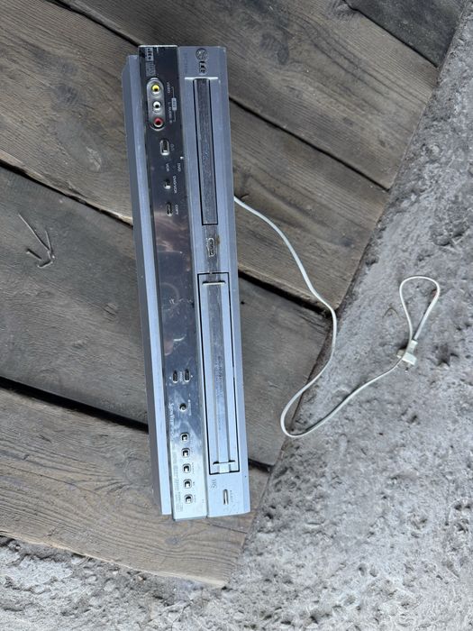 LG DVC5936 DVD/VHS Комбінований програвач та відеомагнітофон
