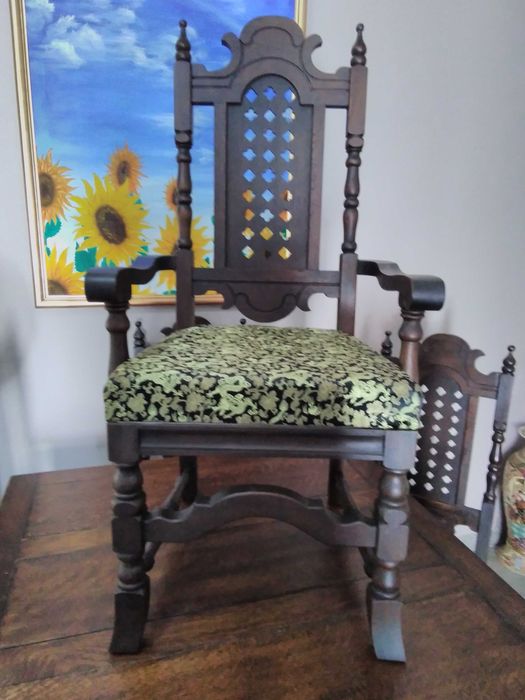 Dining table and chairs vintage/ antique